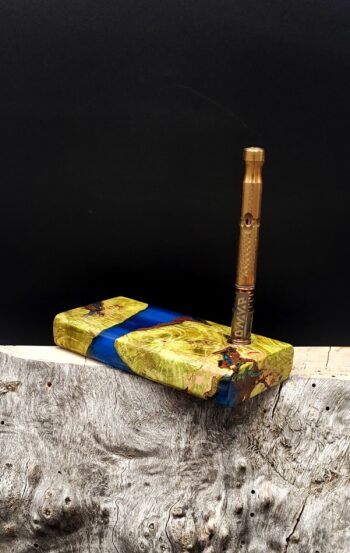 This image portrays Case for Dynavap - Cottonwood/Resin Hybrid/Luminescent by Dovetail Woodwork.