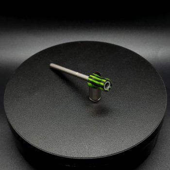 This image portrays Dynavap Spinning Mouthpiece-Dovetail Green/Black by Dovetail Woodwork.