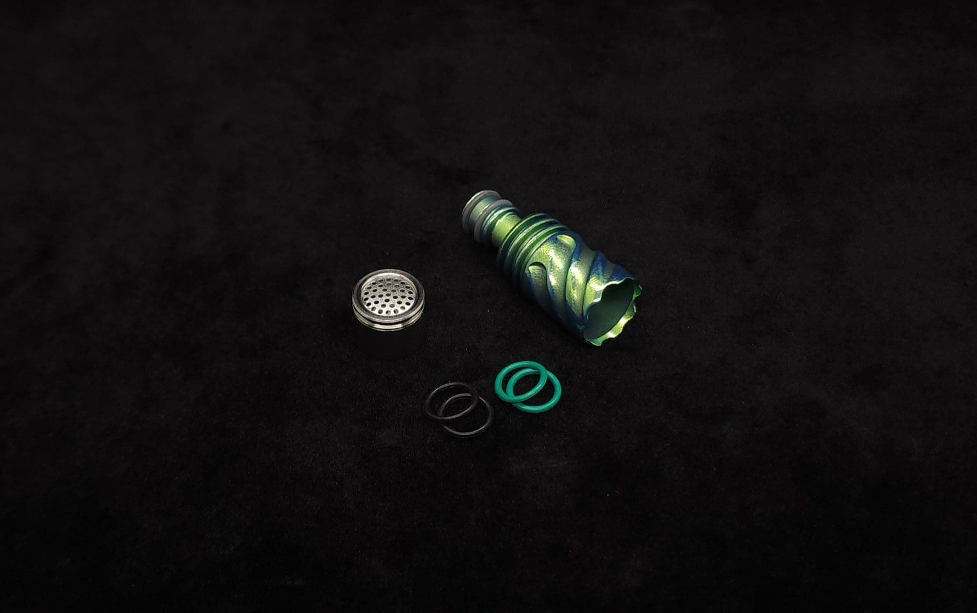 This image portrays HyperDyn Tip-Green Anodized (TIP ONLY) + Hyper Capsule & (2) Sets of O-Rings-NEW! by Dovetail Woodwork.